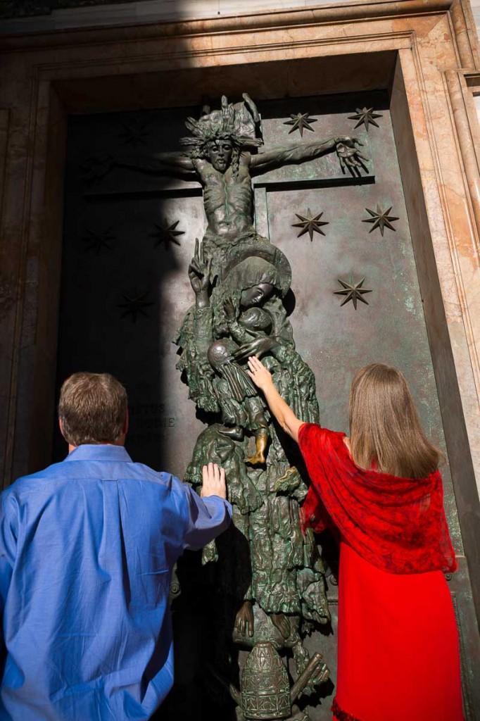 Rubbing door San Giovanni in Laterano