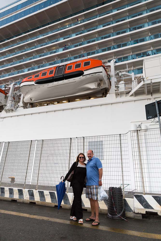 Civitavecchia port excursions Rome. Image of the travelers and the ship.