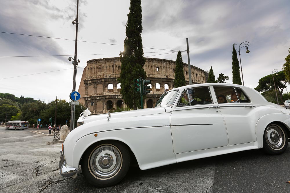 The Rolls Royce Silver Cloud III taking the bride and groom to the symbolic wedding.