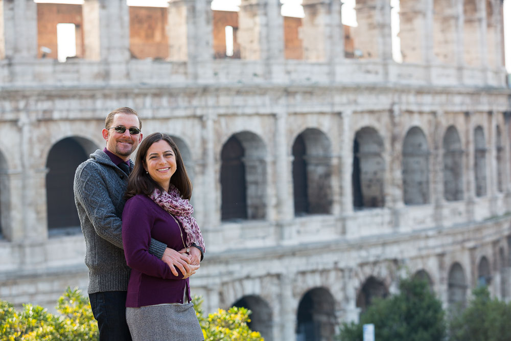 Closeup picture of a couple at the Roman Coliseum