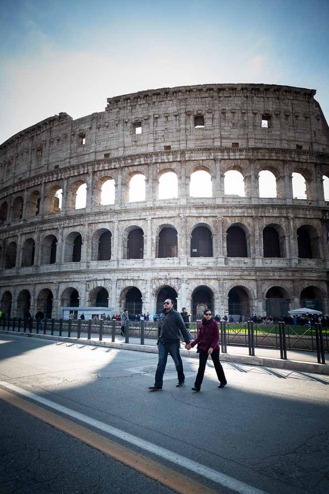 Crossing the street at the Coliseum in Rome. Walking Photo Tour.