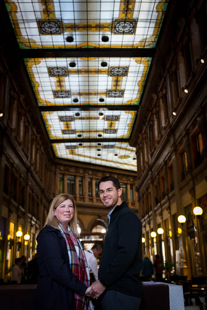 Image taken of a couple during a phototour in Galleria Alberto Sordi