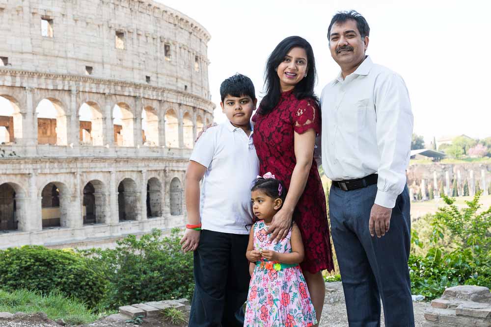 Portrait family at the Roman Colosseum