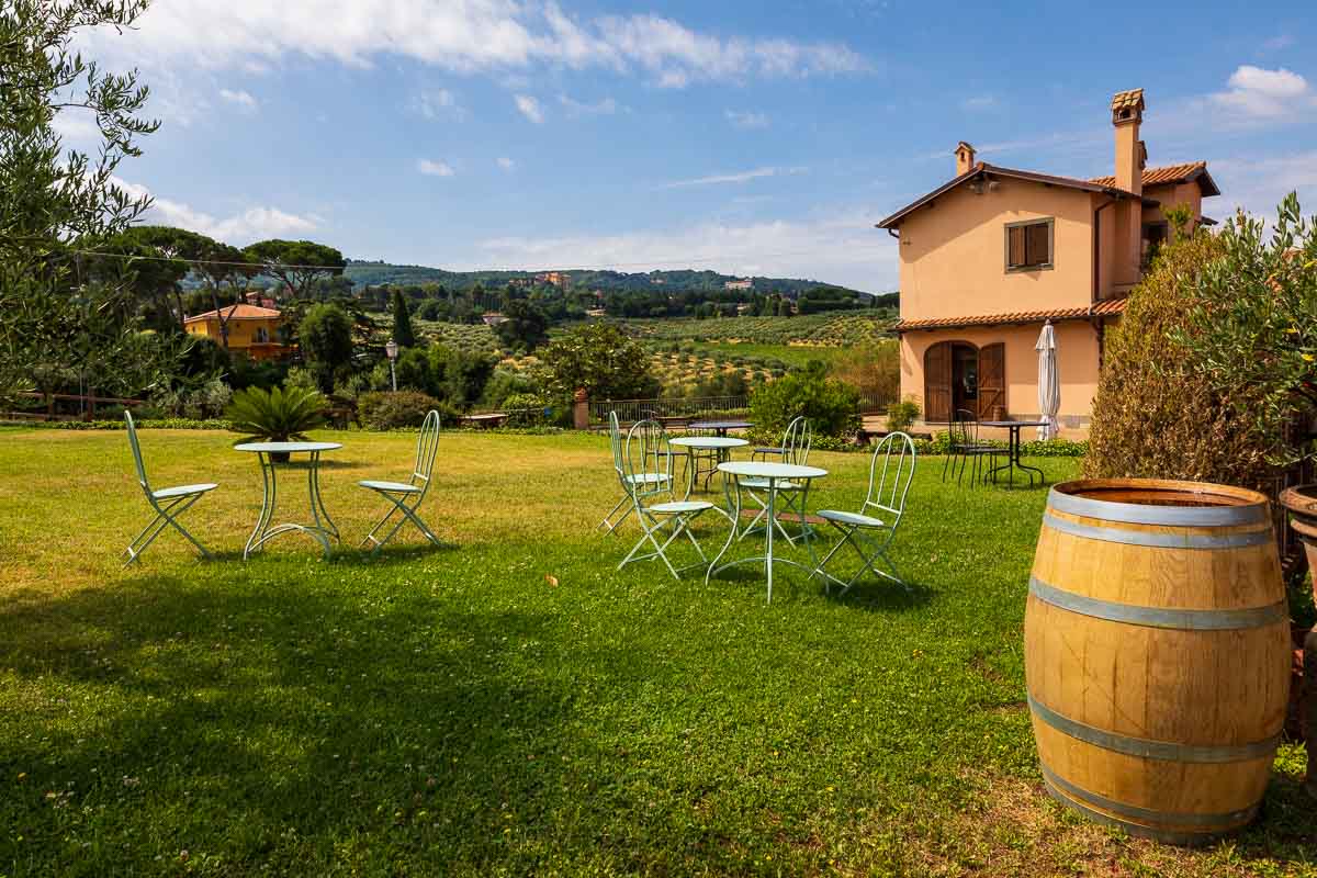 Farmhouse winery in Frascati wine tour